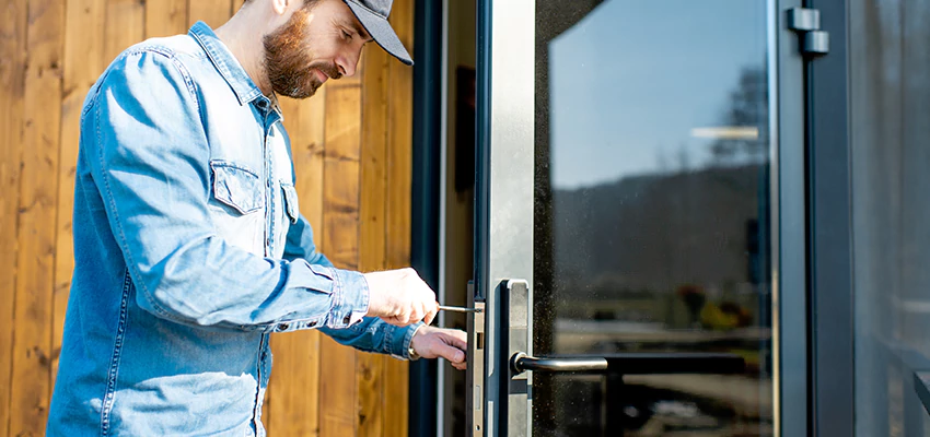 Frameless Glass Storefront Door Locks Replacement in Farmersville, CA