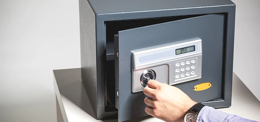Jewelry Safe Unlocking Service in Farmersville, California