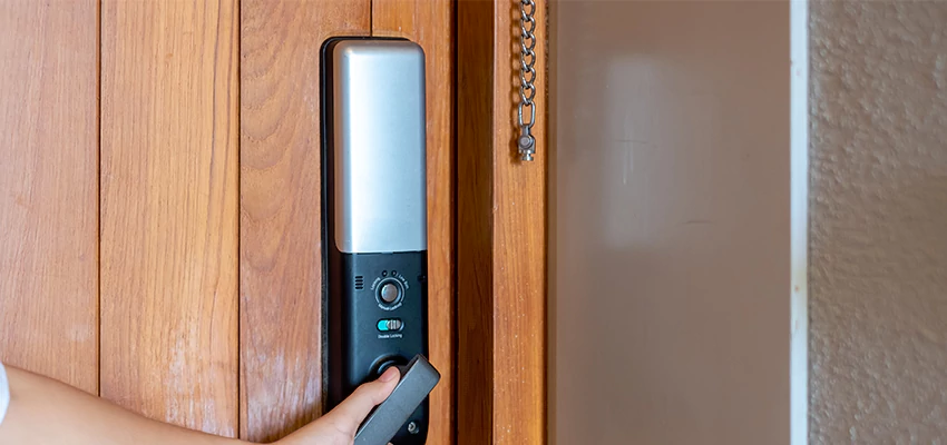 Home Security Electronic Locks Upgrades in Farmersville, CA