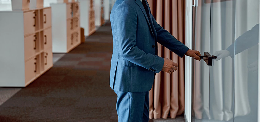 Commercial Glass Door Locks in Farmersville, CA